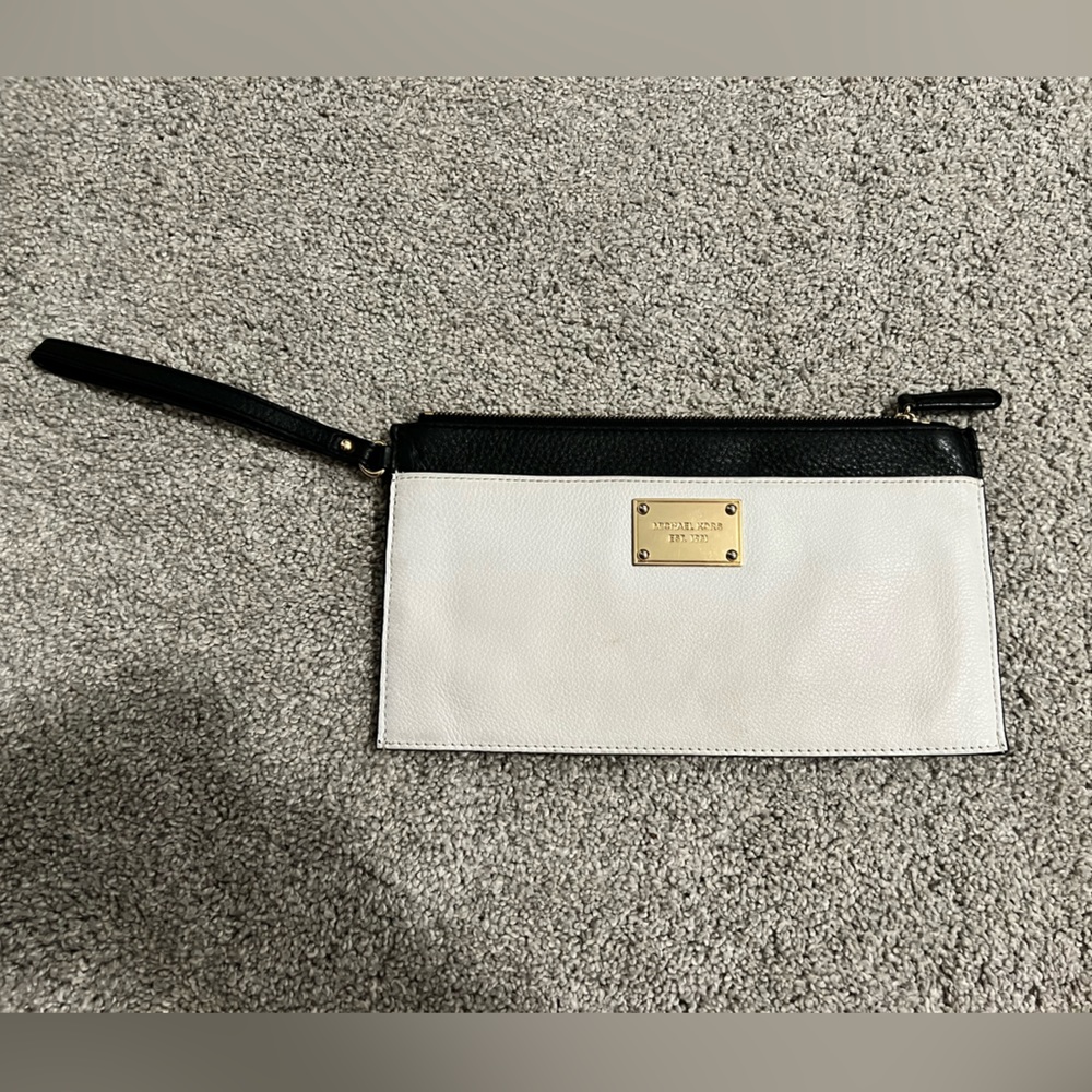 Michael Kors wristlet